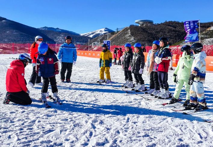 查看雪如意滑雪场冬令营价格